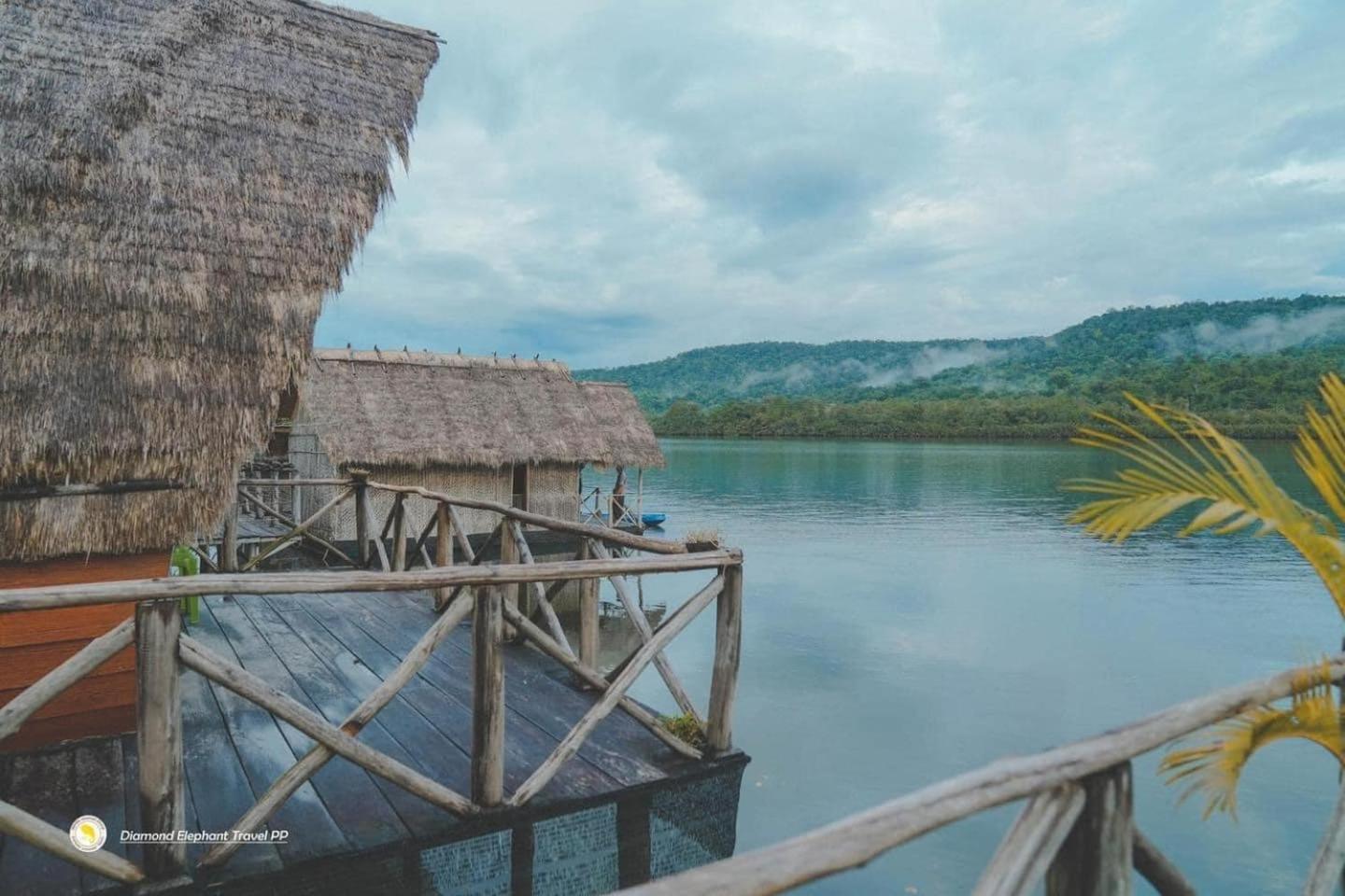 Villa The Floating House Krŏng Kaôh Kŏng Exterior foto
